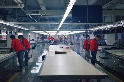 《對話新時(shí)代》攝制組走進(jìn)贏領(lǐng)智尚 專訪陳靈梅，共話時(shí)尚創(chuàng)新與企業(yè)發(fā)展